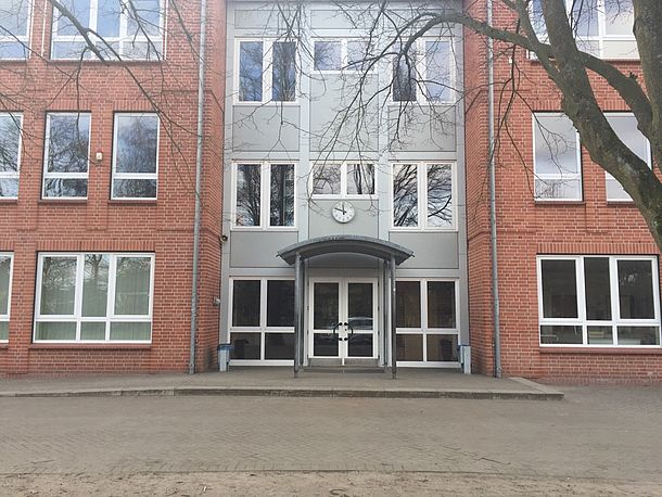 Haupteingang Oberschule Neuhaus